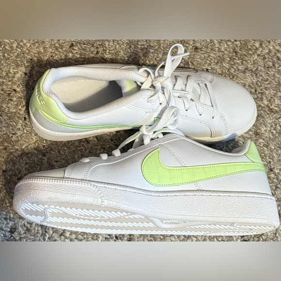 New Nike Women’s Court Royale Trainers White Volt Leather - Picture 2 of 7